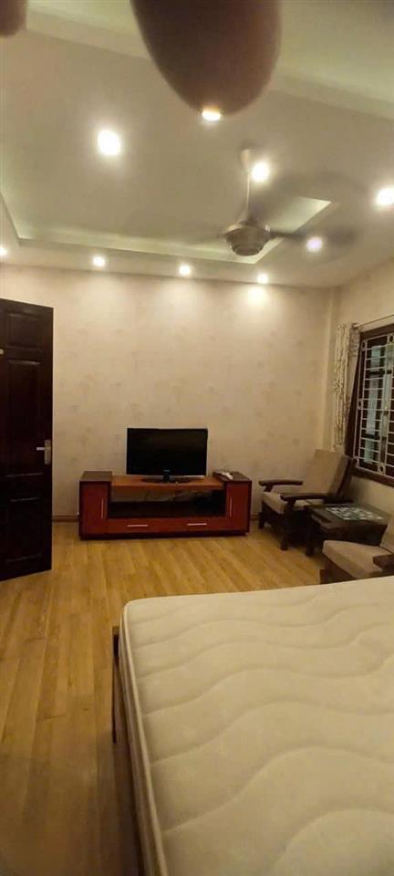 CHO THUÊ NHÀ NGÕ 7XX LA THÀNH – GIẢNG VÕ  40M² × 5 TẦNG  4PN  3WC  15 TRIỆU/THÁNG