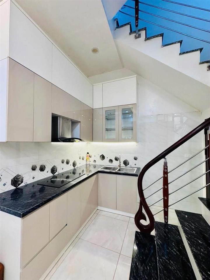 NHÀ ĐẸP HÀO NAM – 30,8M² – MT 4,2M – 4 TẦNG + TUM – GẦN PHỐ – GẦN METRO CÁT LINH – SÂN ĐỂ