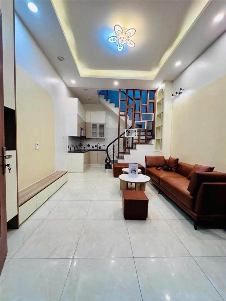 NHÀ ĐẸP HÀO NAM – 30,8M² – MT 4,2M – 4 TẦNG + TUM – GẦN PHỐ – GẦN METRO CÁT LINH – SÂN ĐỂ