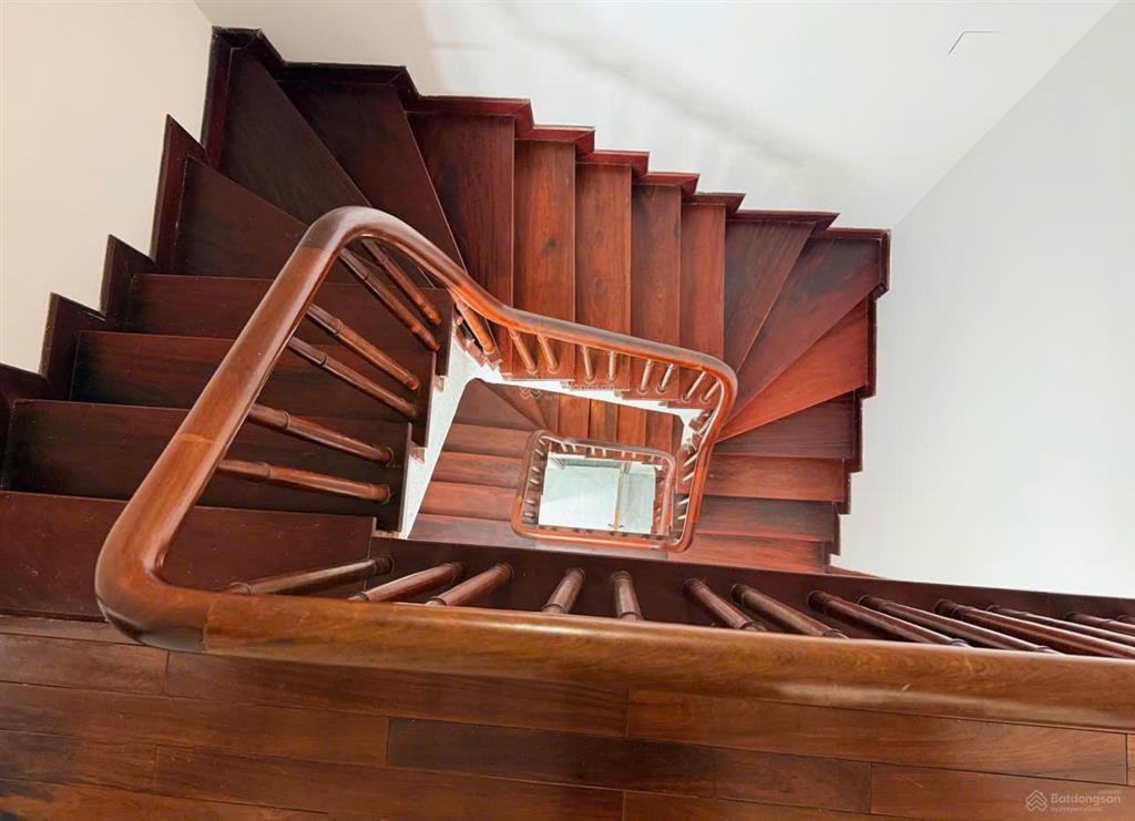 CHO THUÊ NHÀ NGUYÊN CĂN AN DƯƠNG VƯƠNG – TÂY HỒ  70M² × 3 TẦNG  4PN  3WC  Ô TÔ VÀO SÂN 