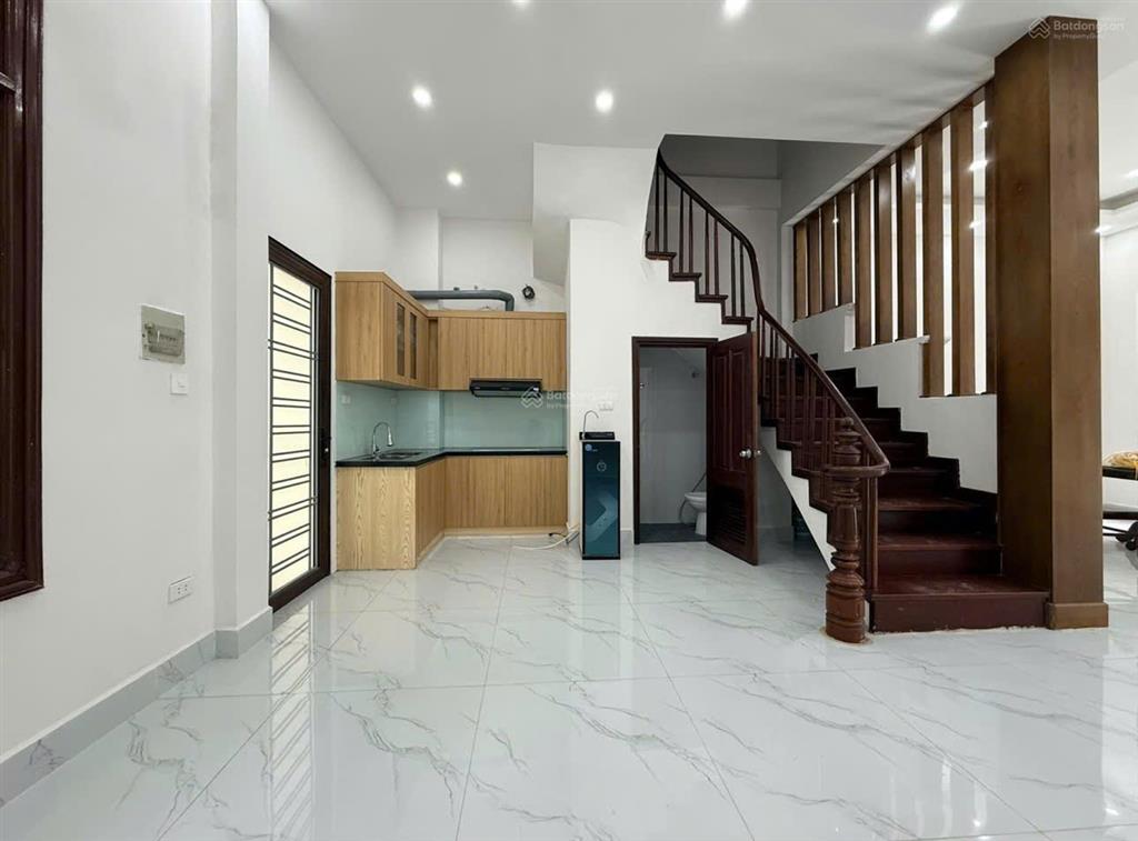 CHO THUÊ NHÀ NGUYÊN CĂN AN DƯƠNG VƯƠNG – TÂY HỒ  70M² × 3 TẦNG  4PN  3WC  Ô TÔ VÀO SÂN 