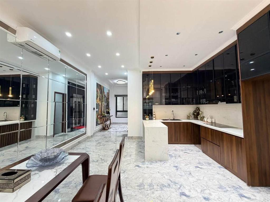 NHÀ ĐẸP XUẤT SẮC LA THÀNH – 59M² – MT 5M – 6 TẦNG – THANG MÁY NHẬP – FULL NỘI THẤT CAO CẤP
