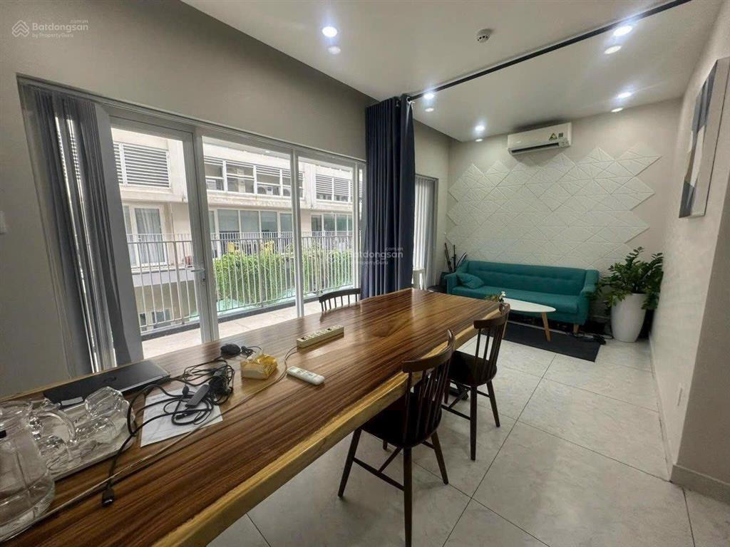 Cho thuê shophouse sala 1 trệt và 1 lầu diện tích 230m2, giá 50 triệu/tháng