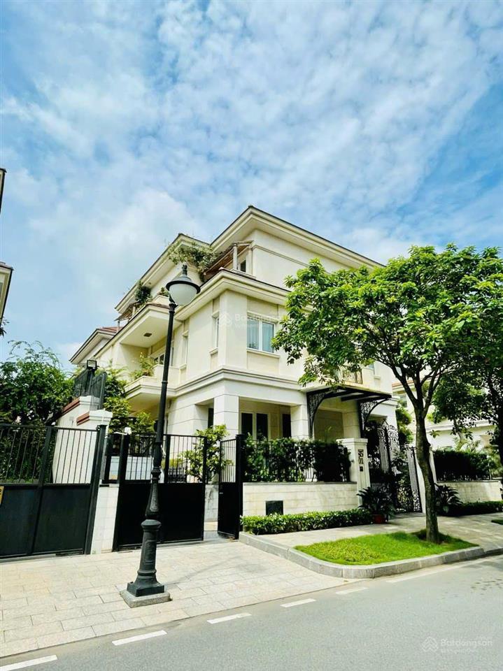Sala đại quang minh bán gấp biệt thự saroma villa góc 2 mặt tiền diện tích 332m2 giá tốt