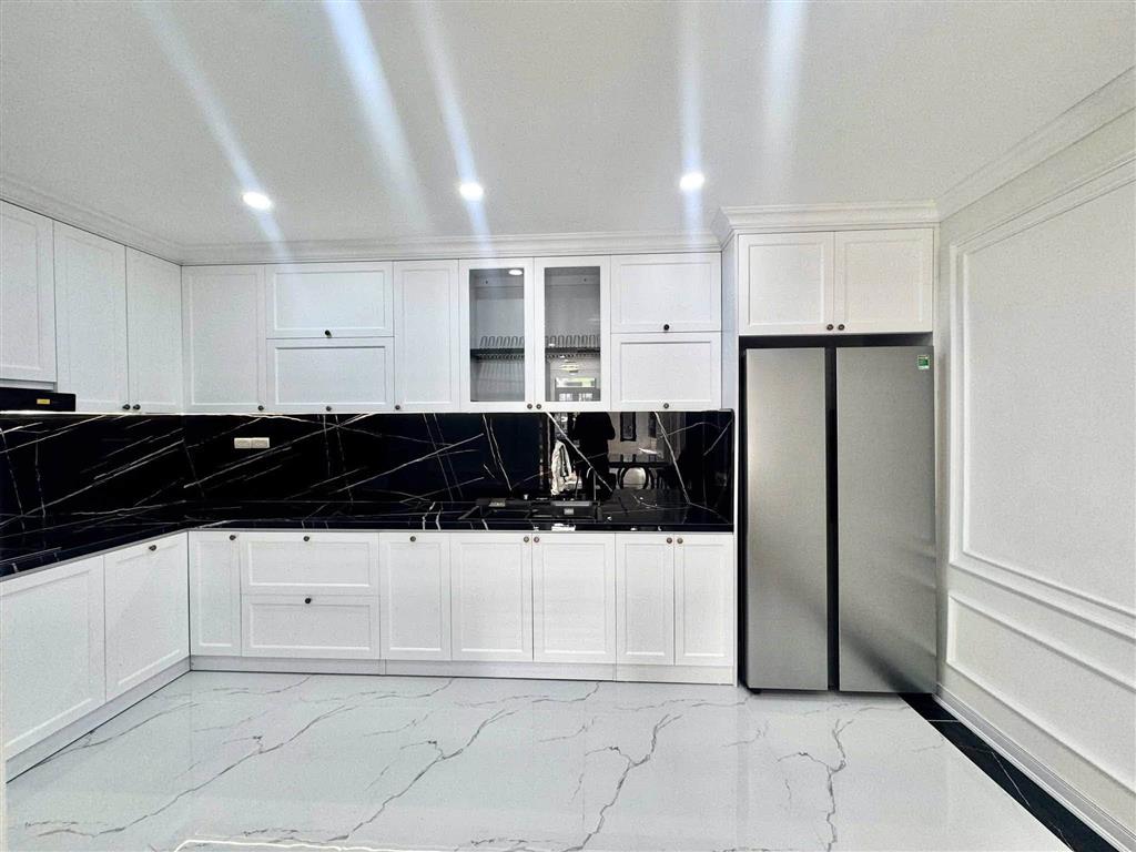 TÒA NHÀ PHÂN LÔ 7 TẦNG  HOÀNG VĂN THÁI, TX - GARA Ô TÔ - 60 M2 - MT 5,5 M - 24,5 TỶ