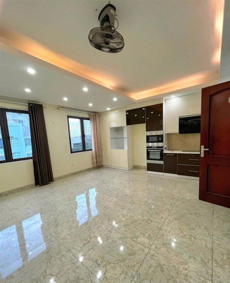 CHO THUÊ NHÀ NGÕ 1XX TRƯỜNG CHINH – ĐỐNG ĐA  45M² × 7 TẦNG  MT 6M  THANG MÁY  28