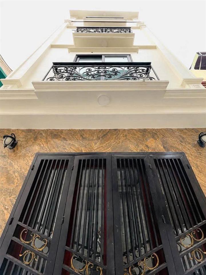 NHÀ LÔ GÓC LÁNG HẠ – 35M² – MT 5M – 5 TẦNG – 2 MẶT THOÁNG – NHÀ MỚI – FULL NỘI THẤT