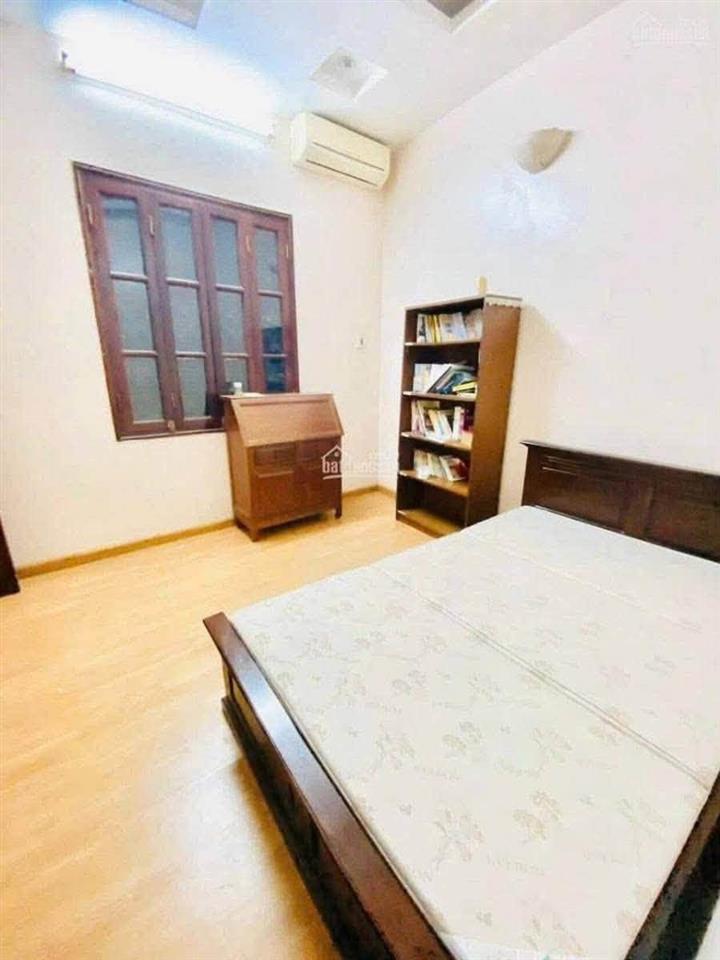 NHÀ ĐẸP LÔ GÓC HOÀNG CẦU – 49M² – MT 4,7M – 4 TẦNG – NGÕ THÔNG – GẦN Ô TÔ TRÁNH