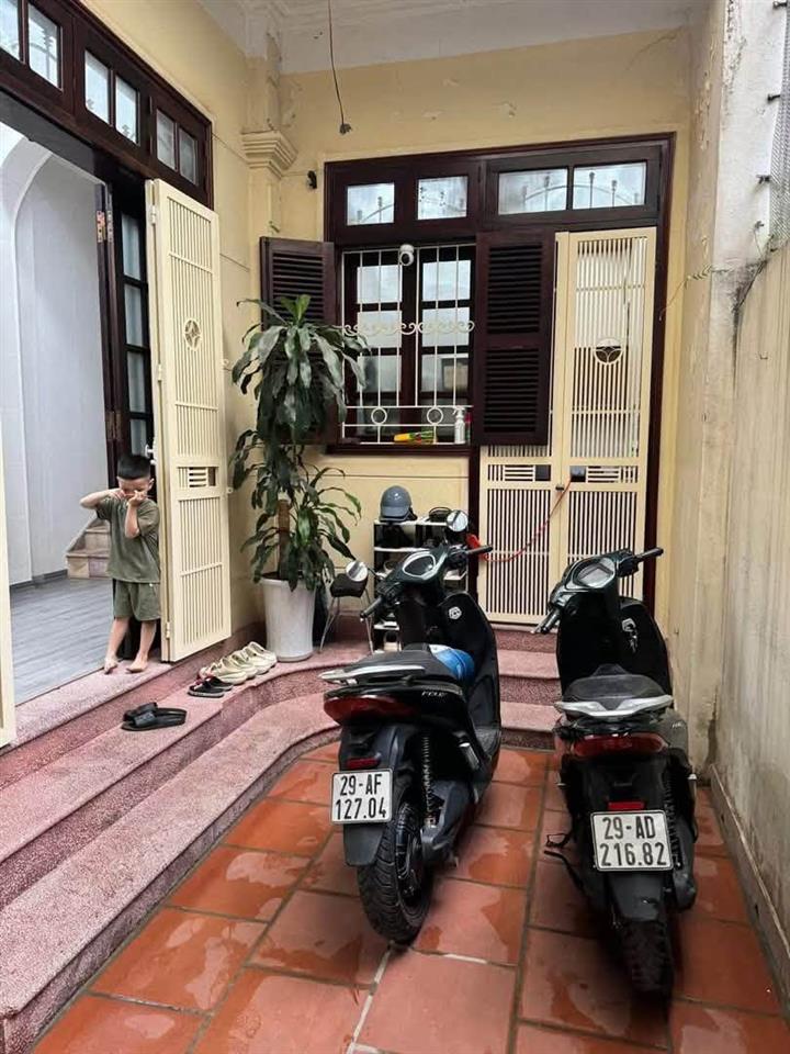 NHÀ PHỐ LA THÀNH – 56 M² – MT 4,2M – 4 TẦNG – GẦN PHỐ – NGÕ THÔNG – TRUNG TÂM BA ĐÌNH