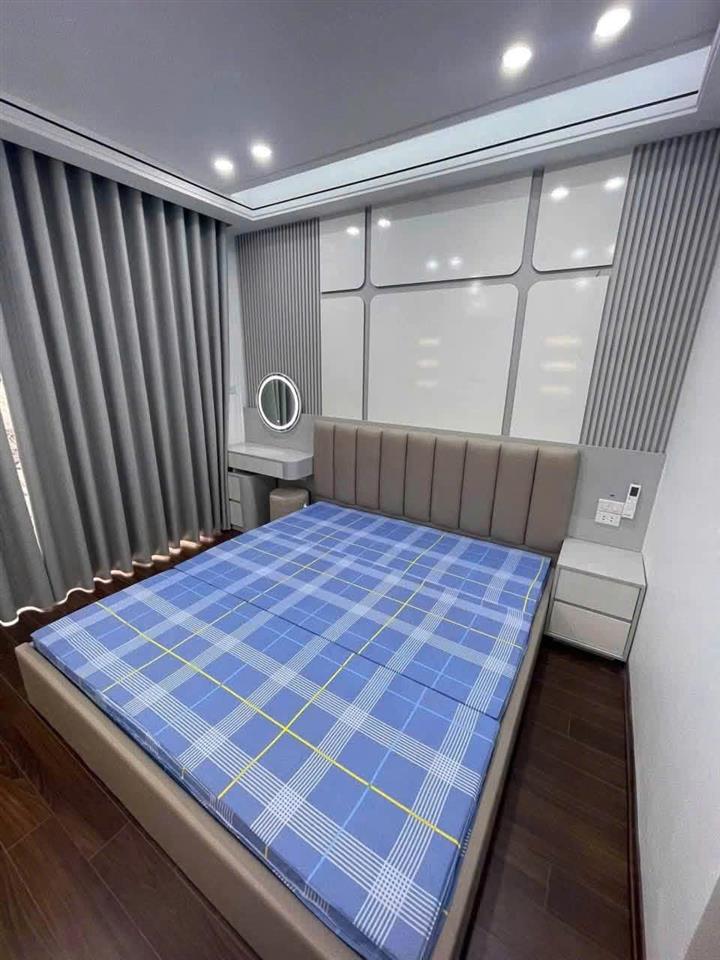 CHO THUÊ NHÀ NGUYÊN CĂN ĐỊNH CÔNG HẠ  6 TẦNG  THANG MÁY  14 TRIỆU/THÁNG