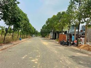 Chủ gửi bán lô đất 100m2 đường n16 sát quốc lộ 13 sát cổng mỹ phước 4 bến cát giá chỉ 860 triệu