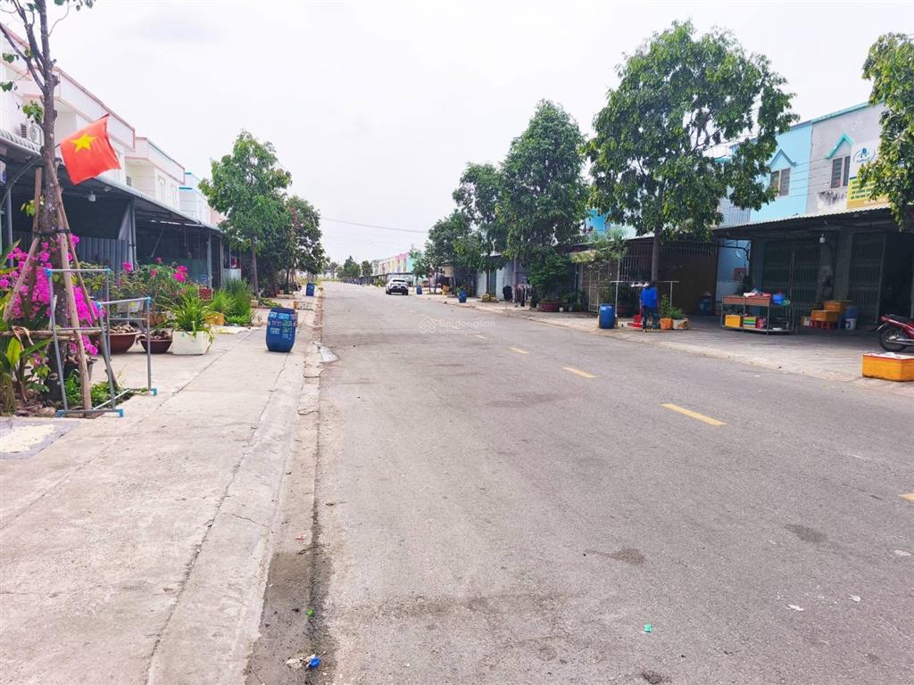 Thanh lý dãy trọ 300m2 ở đường d1, lai uyên, tphcm giá chỉ 1tỷ290tr đang cho thuê hàng tháng shr