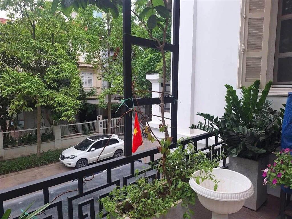 BIỆT THỰ CIPUTRA – 180M² – MT 9M – 3 TẦNG + 1 TUM – SIÊU VIP – AN NINH ĐẢM BẢO