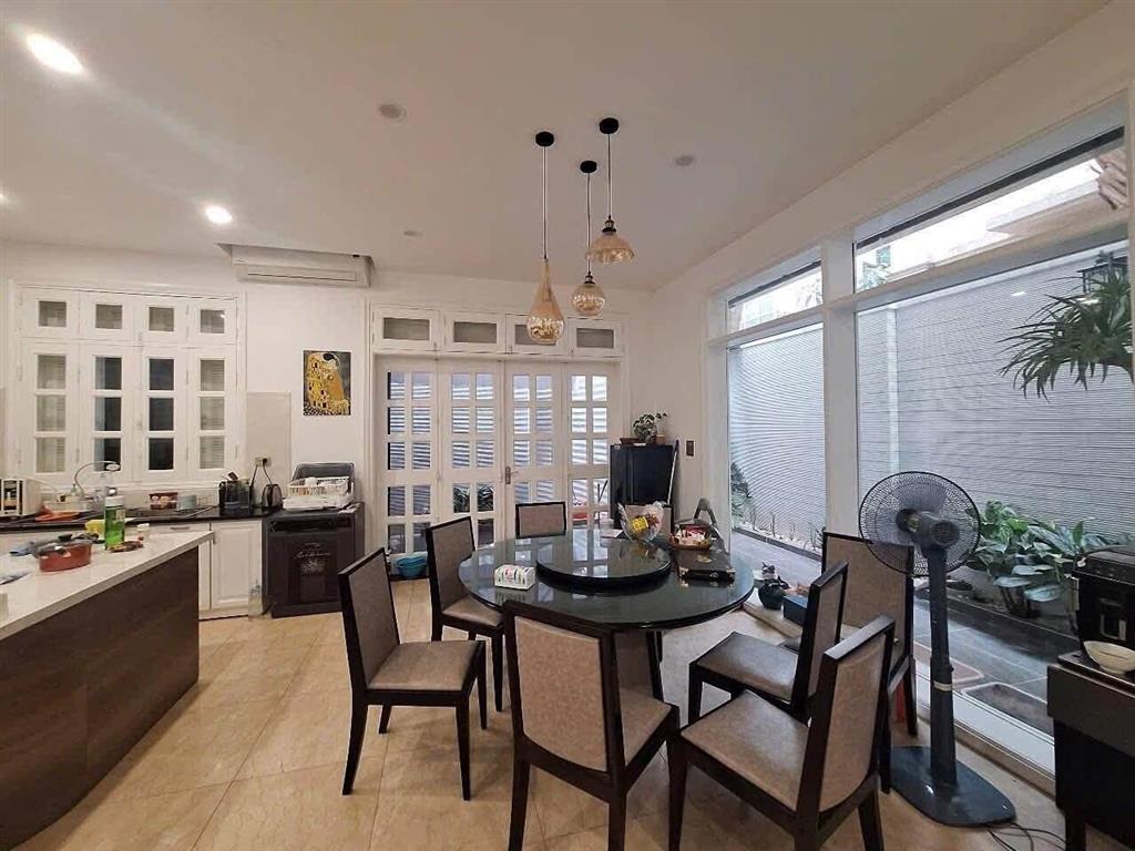 BIỆT THỰ CIPUTRA – 180M² – MT 9M – 3 TẦNG + 1 TUM – SIÊU VIP – AN NINH ĐẢM BẢO