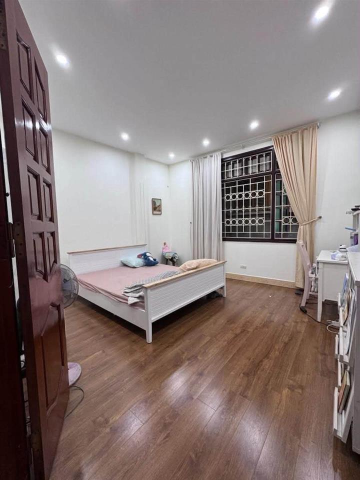 NHÀ 2 MẶT NGÕ HOÀNG CẦU – 45M² – MT 4,4M – 5 TẦNG – TRƯỚC SAU THOÁNG – Ô TÔ TRÁNH – GẦN HỒ
