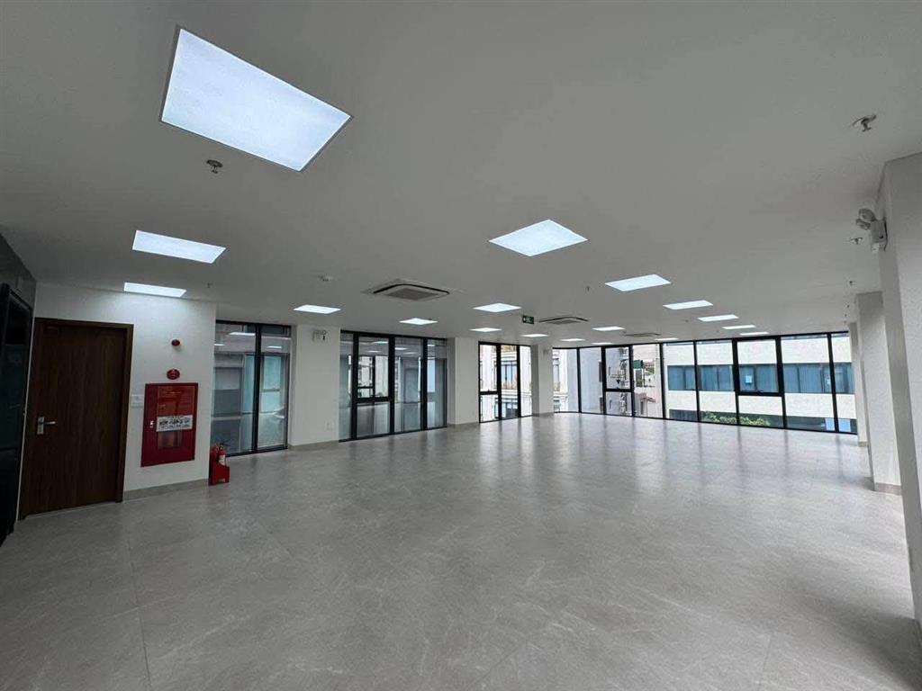 TÒA VĂN PHÒNG MẶT PHỐ VƯƠNG THỪA VŨ – 160M² – MT 9M – 9 TẦNG – 1 HẦM – 3 THOÁNG – VỈA HÈ