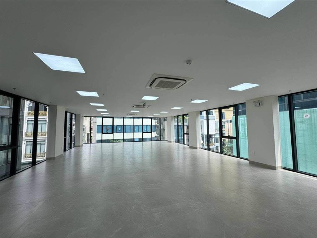 TÒA VĂN PHÒNG MẶT PHỐ VƯƠNG THỪA VŨ – 160M² – MT 9M – 9 TẦNG – 1 HẦM – 3 THOÁNG – VỈA HÈ