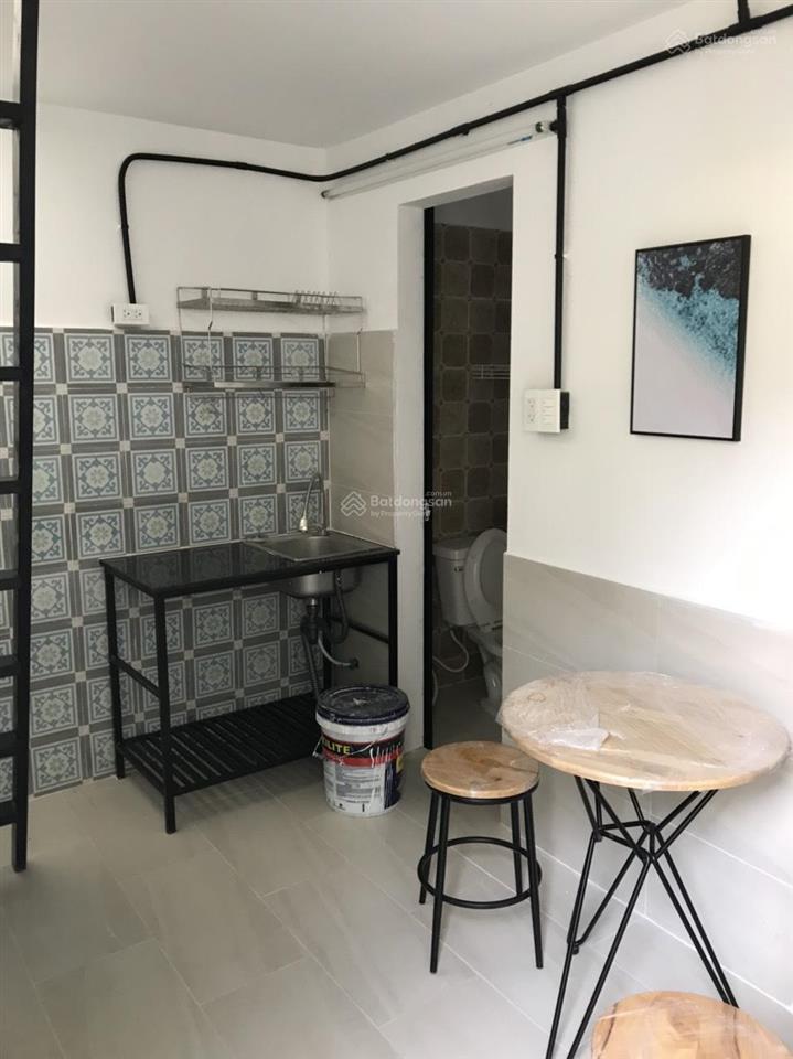 Giảm 500k tháng đầu cho bạn nào ở 1 mình phòng gác cao thoáng sáng gần q1, 2 trung tâm