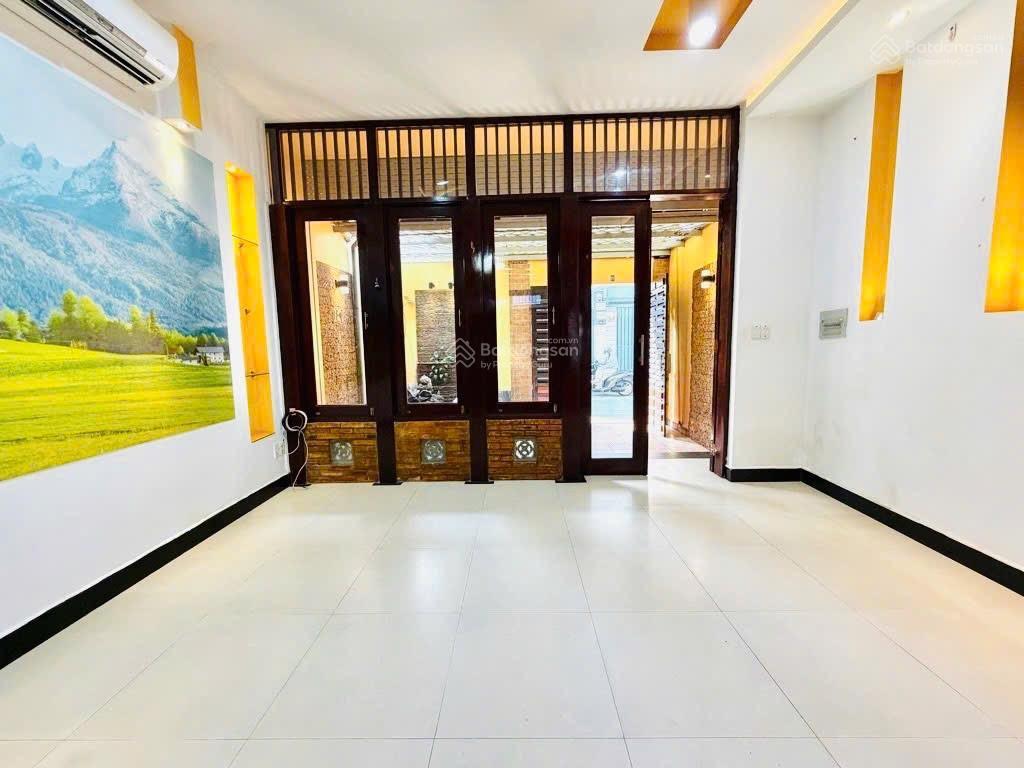 Mt kinh doanh bình thạnh, 5 tầng 70m2 ngang đẹp hơn 5,2m tại nguyễn khuyến gấp bán chỉ 12,5tỷ.