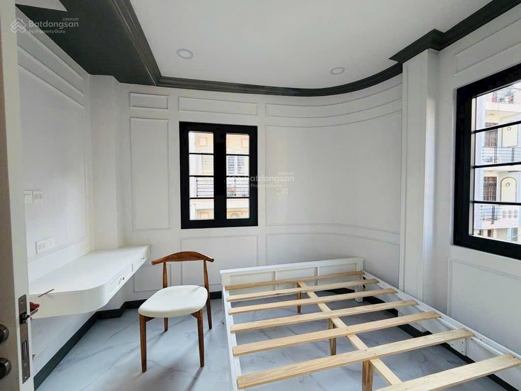 Siêu phẩm nhà 3 tầng  lô góc 3 mặt thoáng hxh  tt quận 1, võ văn kiệt  42m2 gấp bán 15,2 tỷ.