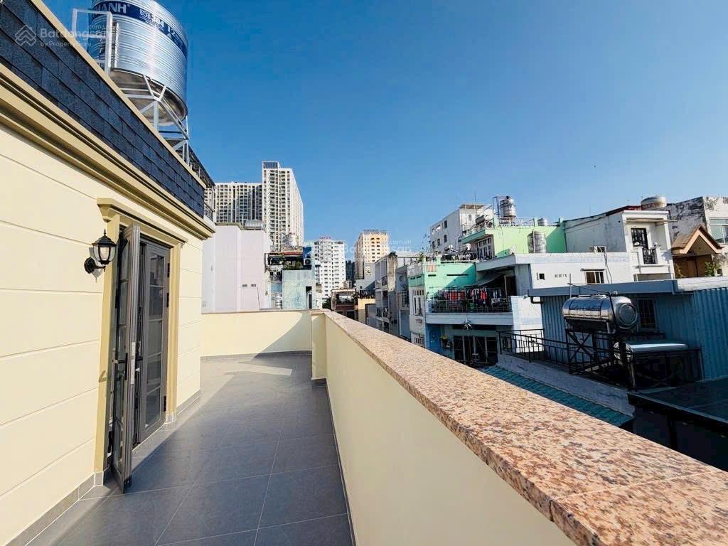 Siêu phẩm nhà 3 tầng  lô góc 3 mặt thoáng hxh  tt quận 1, võ văn kiệt  42m2 gấp bán 15,2 tỷ.