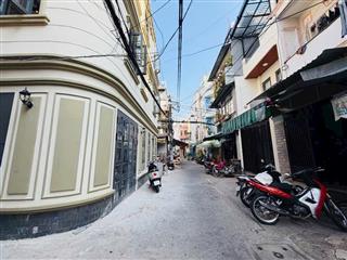 Siêu phẩm nhà 3 tầng  lô góc 3 mặt thoáng hxh  tt quận 1, võ văn kiệt  42m2 gấp bán 15,2 tỷ.