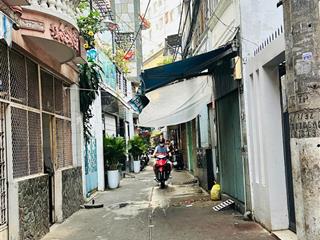 Nhà 2 tầng cách phố tây bùi viện vài chục mét. hơn 60m2 ngang hơn 5m bán chỉ 11 tỷ.