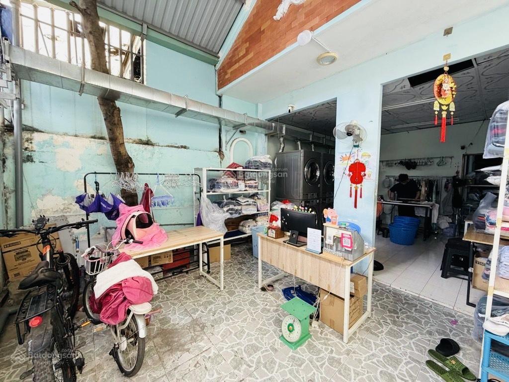 Trung tâm quận 1, nhà c4 ( đất ) hẻm xh 6m ngang bề thế 6m 106m2 gấp bán chỉ 18,5 tỷ.