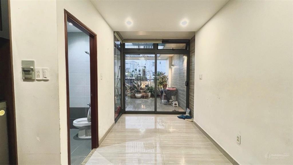 Bán nhà quận 1  mặt tiền đường huyền quang  4 tầng ( 4*16 ) gấp bán 25 tỷ
