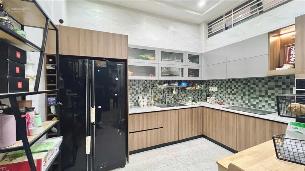 Bán nhà quận 1  mặt tiền đường huyền quang  4 tầng ( 4*16 ) gấp bán 25 tỷ