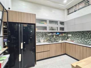Bán nhà quận 1  mặt tiền đường huyền quang  4 tầng ( 4*16 ) gấp bán 25 tỷ
