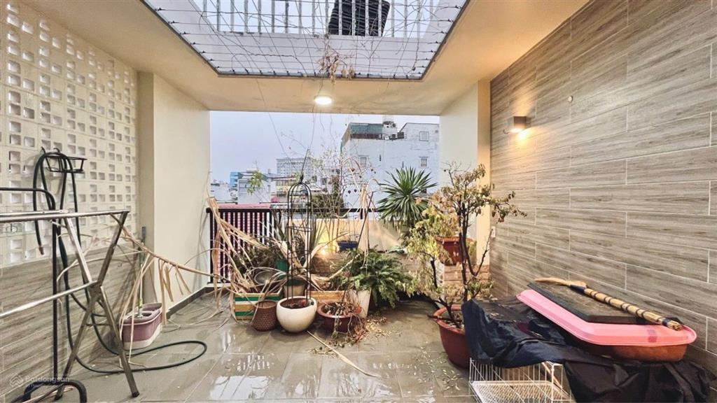 Bán nhà quận 1  mặt tiền đường huyền quang  4 tầng ( 4*16 ) gấp bán 25 tỷ