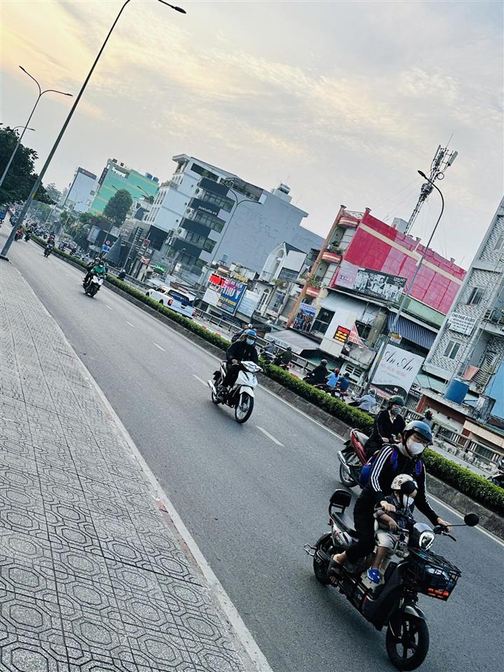 Chdv mặt tiền quang trung  8 tầng có hầm 35phòng  dt 7*20 ~ 140m2 gấp bán 32,5 tỷ.