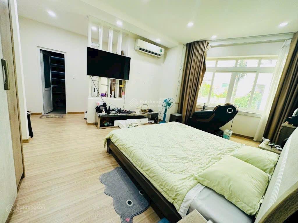 Nhà đẹp hẻm oto  3 tầng, ngang khủng 7m ~ 160m2  hoàng hoa thám, bình thạnh  gấp bán chỉ 26 tỷ.