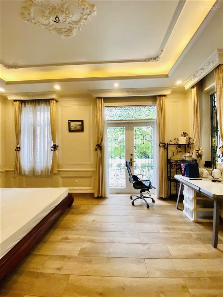 Biệt thự siêu vị trí, 5 tầng có hầm + thang máy  khu vip phú nhuận  230m² chào bán chỉ 52 tỷ.