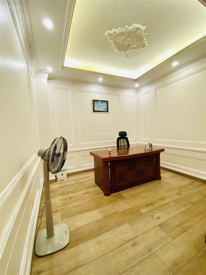 Biệt thự siêu vị trí, 5 tầng có hầm + thang máy  khu vip phú nhuận  230m² chào bán chỉ 52 tỷ.
