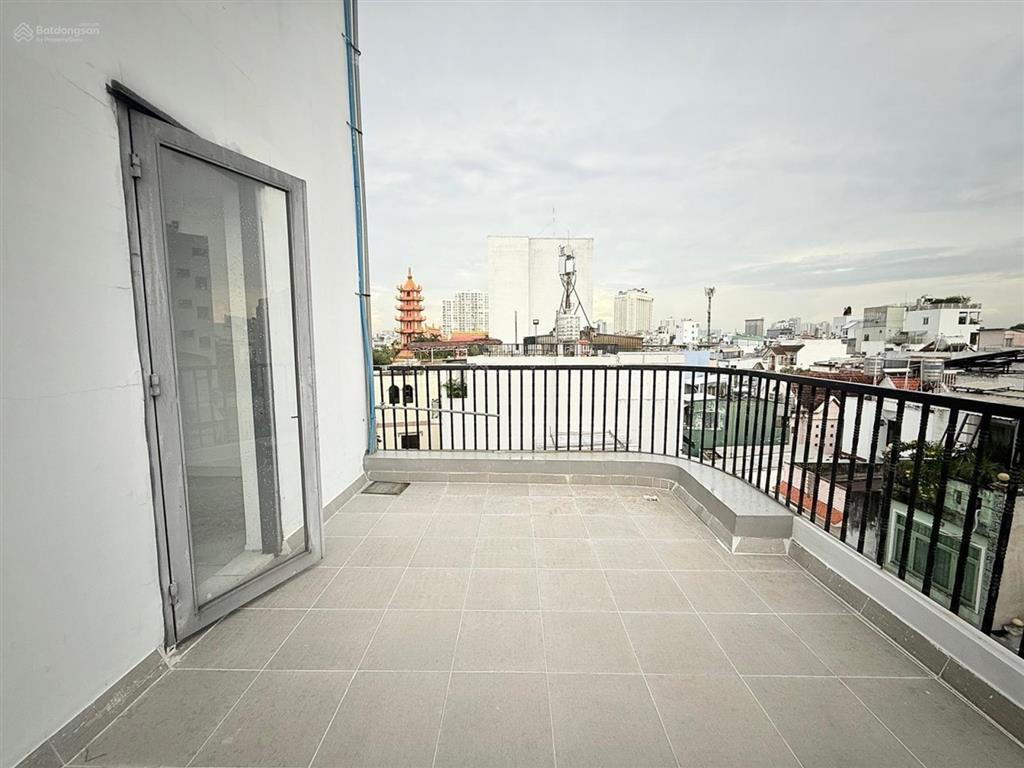 Bán nhà mặt tiền hoàng sa  6 tầng, lô góc ngang 5m ~ 40m2 chỉ 13,5 tỷ.