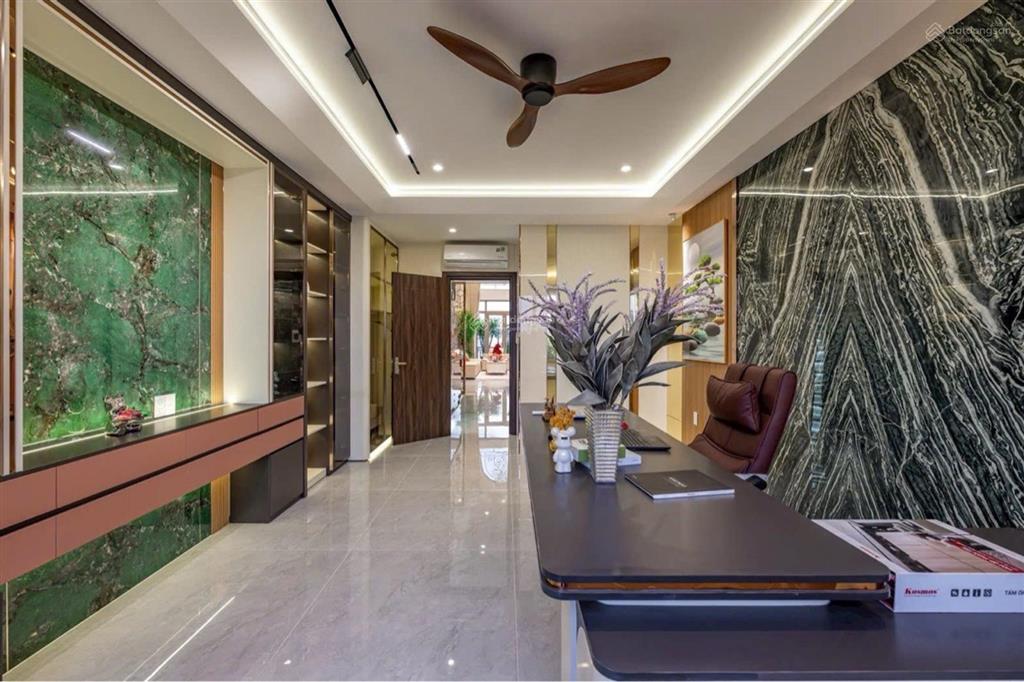 Siêu phẩm nhà mới 6 tầng, thang máy + full nt  hẻm nhựa 7m quang trung, gv  110m2  giá 19,6 tỷ.
