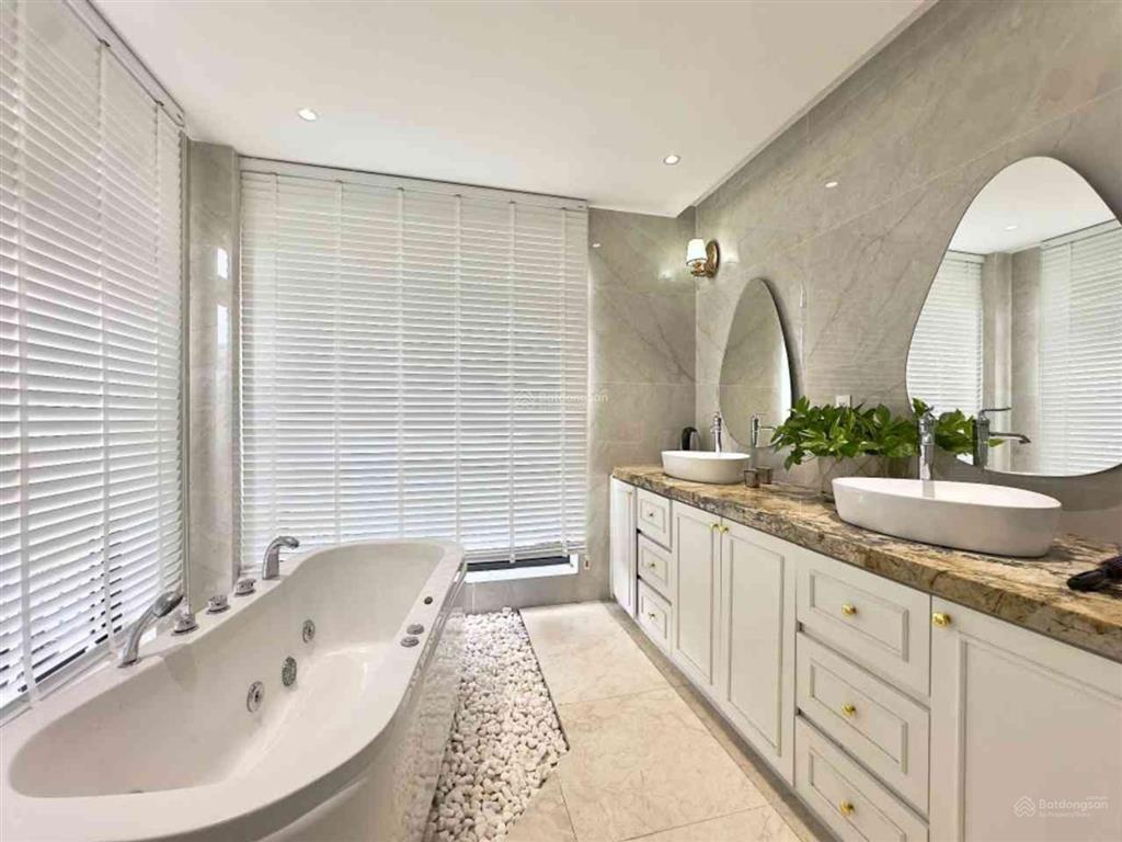 Siêu biệt phủ khu vip bình lợi  4 tầng, hầm  185m2 ngang khủng 10m bán chỉ 37 tỷ
