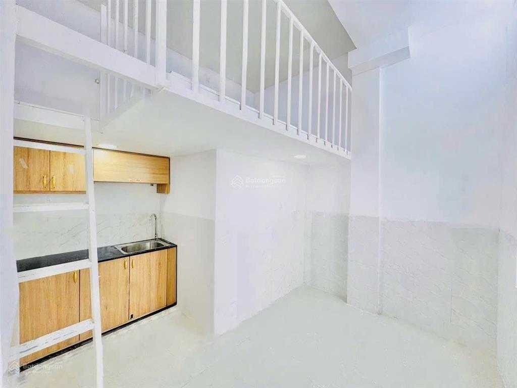 Bán tòa nhà siêu dòng tiền  dt lớn 300m2  khu vip tên lửa  ngang khủng 15m  giá bán 48tỷ.