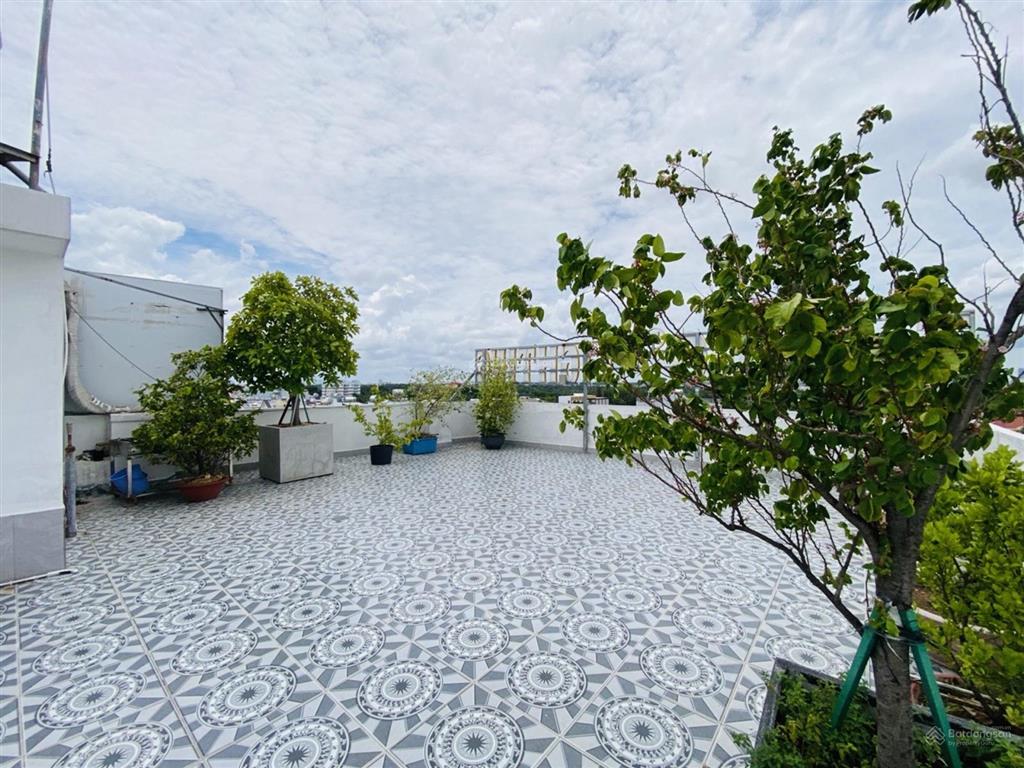 Bán tòa nhà mặt tiền  dt gần 300m2  7 tầng hầm  giá 85 tỷ  vị trí phạm văn bạch, tân bình.
