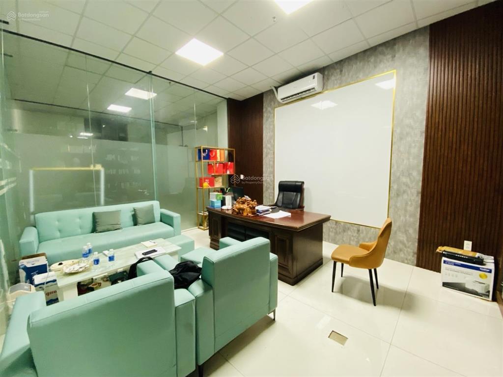 Bán tòa nhà mặt tiền  dt gần 300m2  7 tầng hầm  giá 85 tỷ  vị trí phạm văn bạch, tân bình.