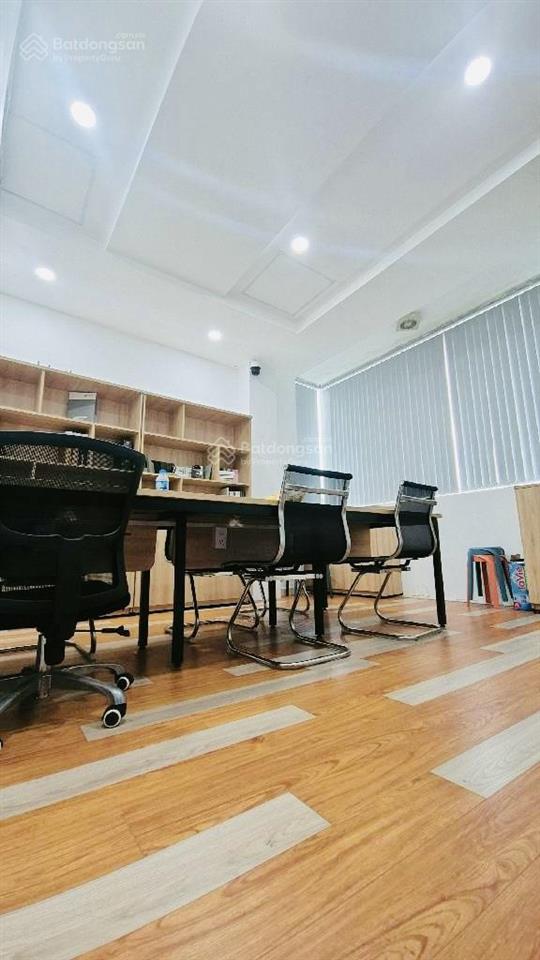 Toà nhà văn phòng có sẵn dòng tiền  mt đường vip phú nhuận  7 tầng ~ 165m2 gấp bán chỉ 35,68 tỷ.