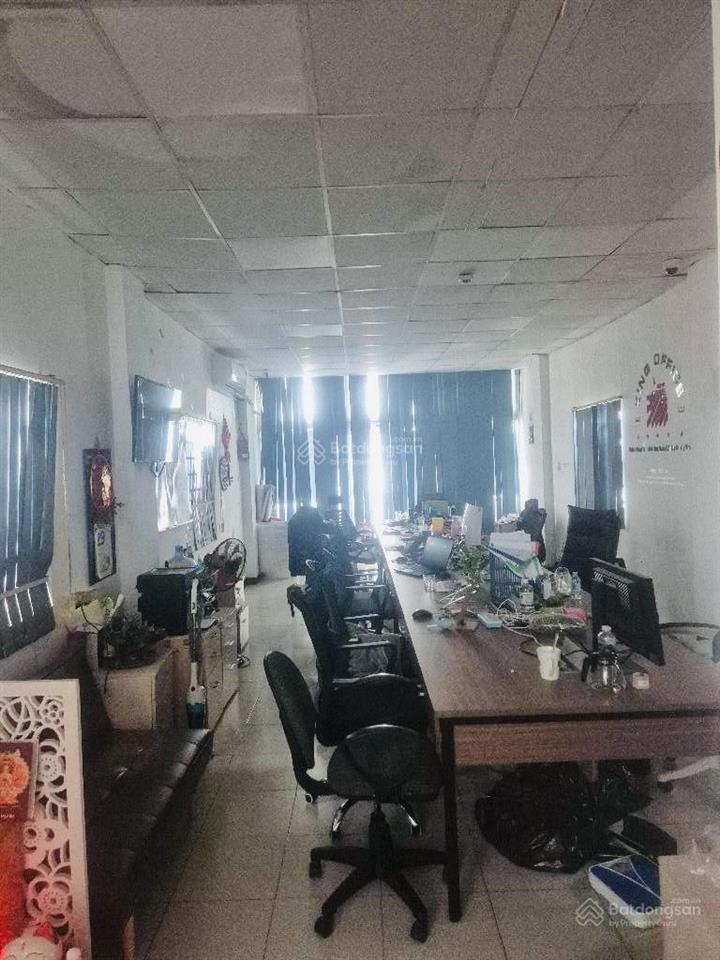 Toà nhà văn phòng có sẵn dòng tiền  mt đường vip phú nhuận  7 tầng ~ 165m2 gấp bán chỉ 35,68 tỷ.