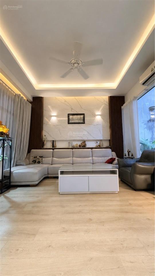 Villa nhà đẹp, 5 tầng thang máy  ngay gần sân gold  135m2 bán chỉ 23,5 tỷ  gò vấp.