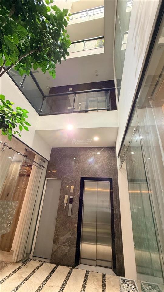 Villa nhà đẹp, 5 tầng thang máy  ngay gần sân gold  135m2 bán chỉ 23,5 tỷ  gò vấp.