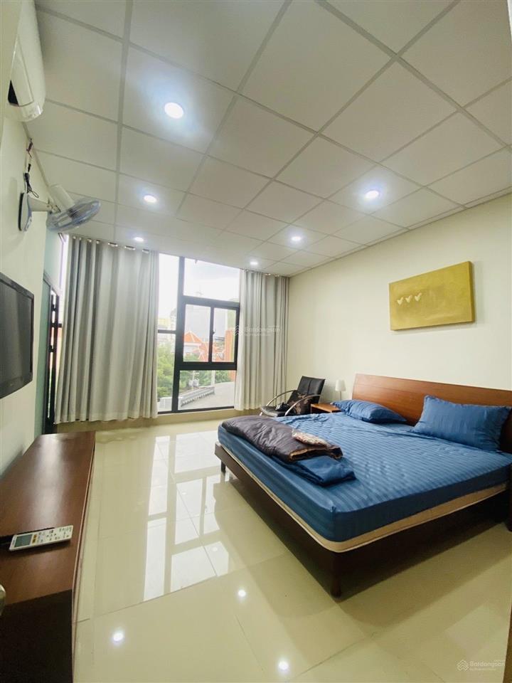 Tòa nhà mặt tiền, diện tích lớn 220m2. 5 tầng có hầm, thang máy. ngay gần tân sơn nhất. bán 45 tỷ