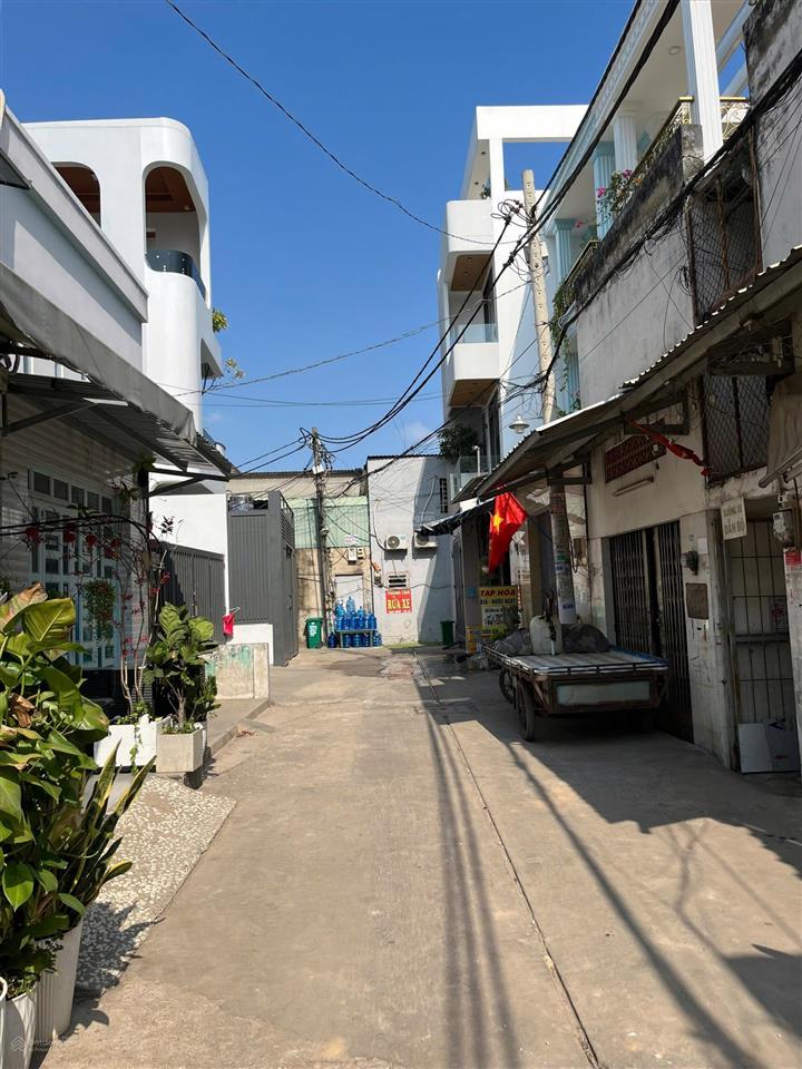 Em chủ bán lô đất phạm đăng giảng  dt 4.5x16m  hẻm 8m thông thoáng  giá 6ty thương lượng