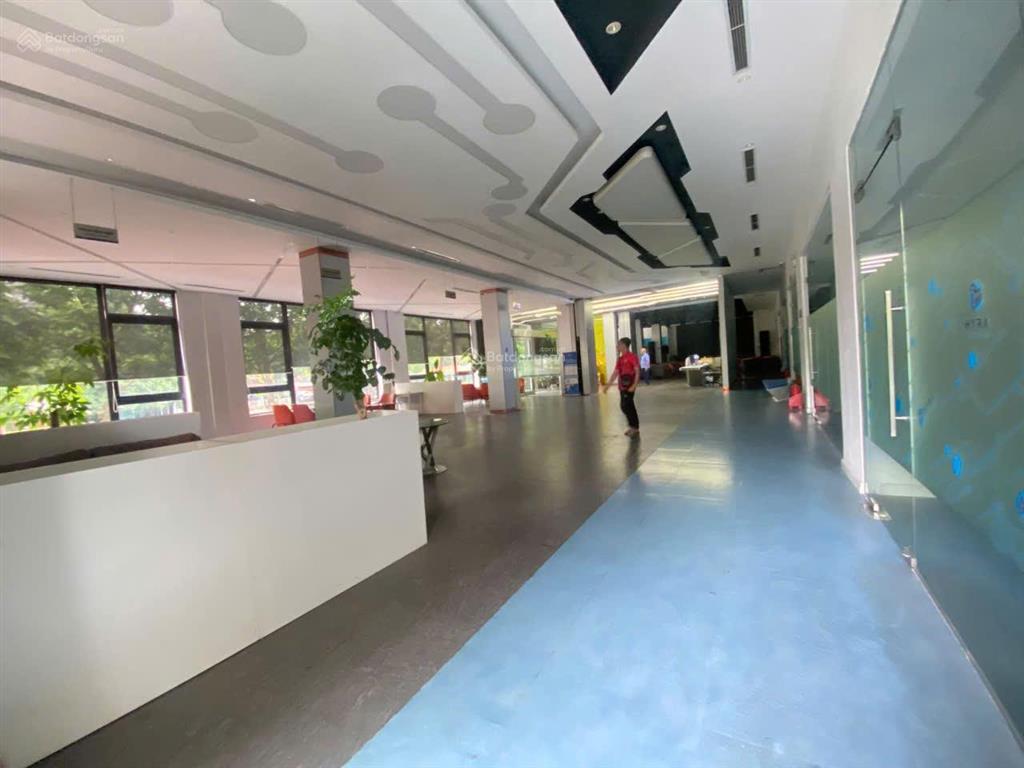 Cho thuê căn dinh thự tại khu đô thị văn khê, 220 triệu/th, 2400m2