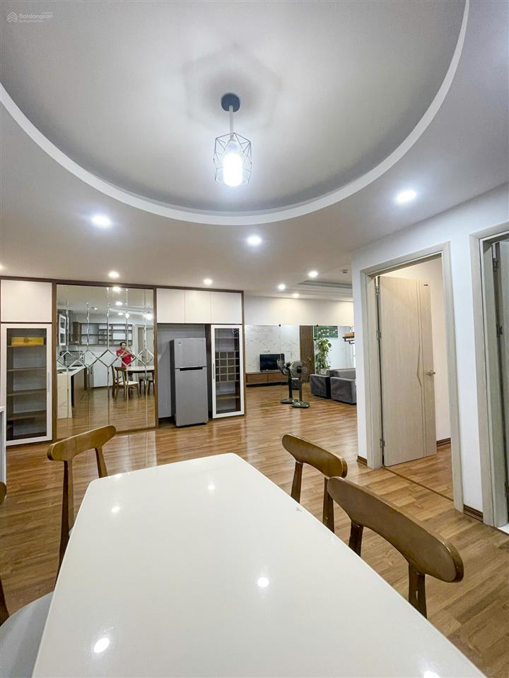 Cho thuê căn hộ 3pn full nội thất, sơn sửa vệ sinh lại như mới